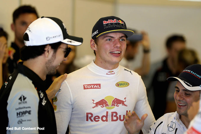 ABU DHABI, UNITED ARAB EMIRATES - NOVEMBER 27: Max Verstappen of Netherlands and Red Bull Racing waits for the drivers parade with Sergio Perez of Mexico and Force India and Felipe Massa of Brazil and Williams before the Abu Dhabi Formula One Grand Prix at Yas Marina Circuit on November 27, 2016 in Abu Dhabi, United Arab Emirates. (Photo by Mark Thompson/Getty Images) // Getty Images / Red Bull Content Pool // P-20161127-00241 // Usage for editorial use only // Please go to www.redbullcontentpool.com for further information. //