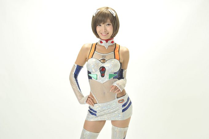 画像ギャラリー 割れた腹筋にご注目 綾波レイ役で大ブレイク中の引地裕美ちゃん 画像13 自動車情報 ニュース Web Cartop