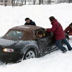 憶えておいて損はない 雪道でスタックしたときの脱出方法とは 自動車情報 ニュース Web Cartop