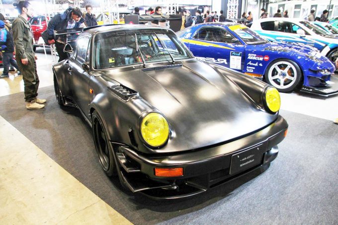 【衝撃】カーボンパネルの930ポルシェは1トン切りも夢じゃないモンスターマシン！