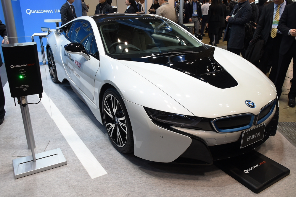 ケーブルなしで充電可能なシステムを積んだbmw I8をお披露目 自動車情報 ニュース Web Cartop ケーブルなしで充電可能なシステムを積んだbmw I8をお披露目 自動車情報 ニュース Web Cartop
