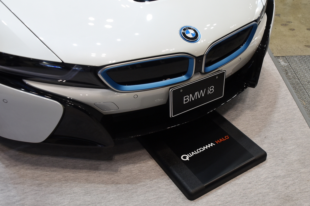 ケーブルなしで充電可能なシステムを積んだbmw I8をお披露目 自動車情報 ニュース Web Cartop ケーブルなしで充電可能なシステムを積んだbmw I8をお披露目 自動車情報 ニュース Web Cartop