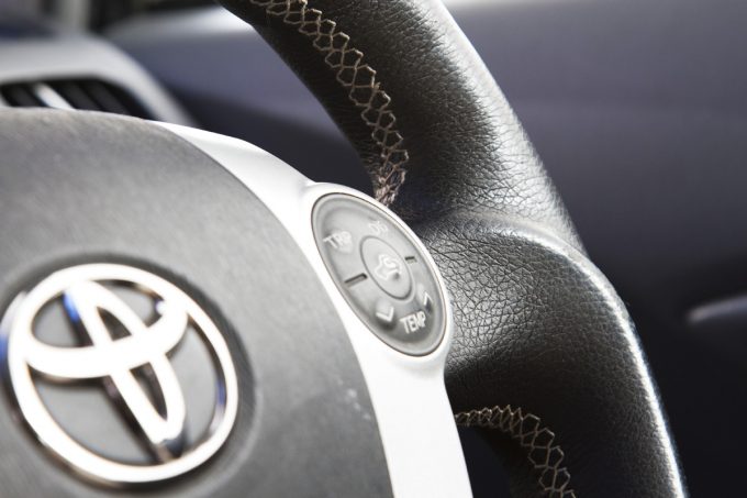 触った瞬間思わずうわっ ベタベタするハンドルをキレイにする方法とは 自動車情報 ニュース Web Cartop 2ページ目 触った瞬間思わずうわっ ベタベタするハンドルをキレイにする方法とは 自動車情報 ニュース Web Cartop 2ページ目