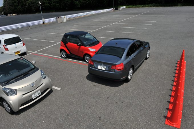 駐車が苦手なひとは アウト イン アウト を意識する 自動車情報 ニュース Web Cartop
