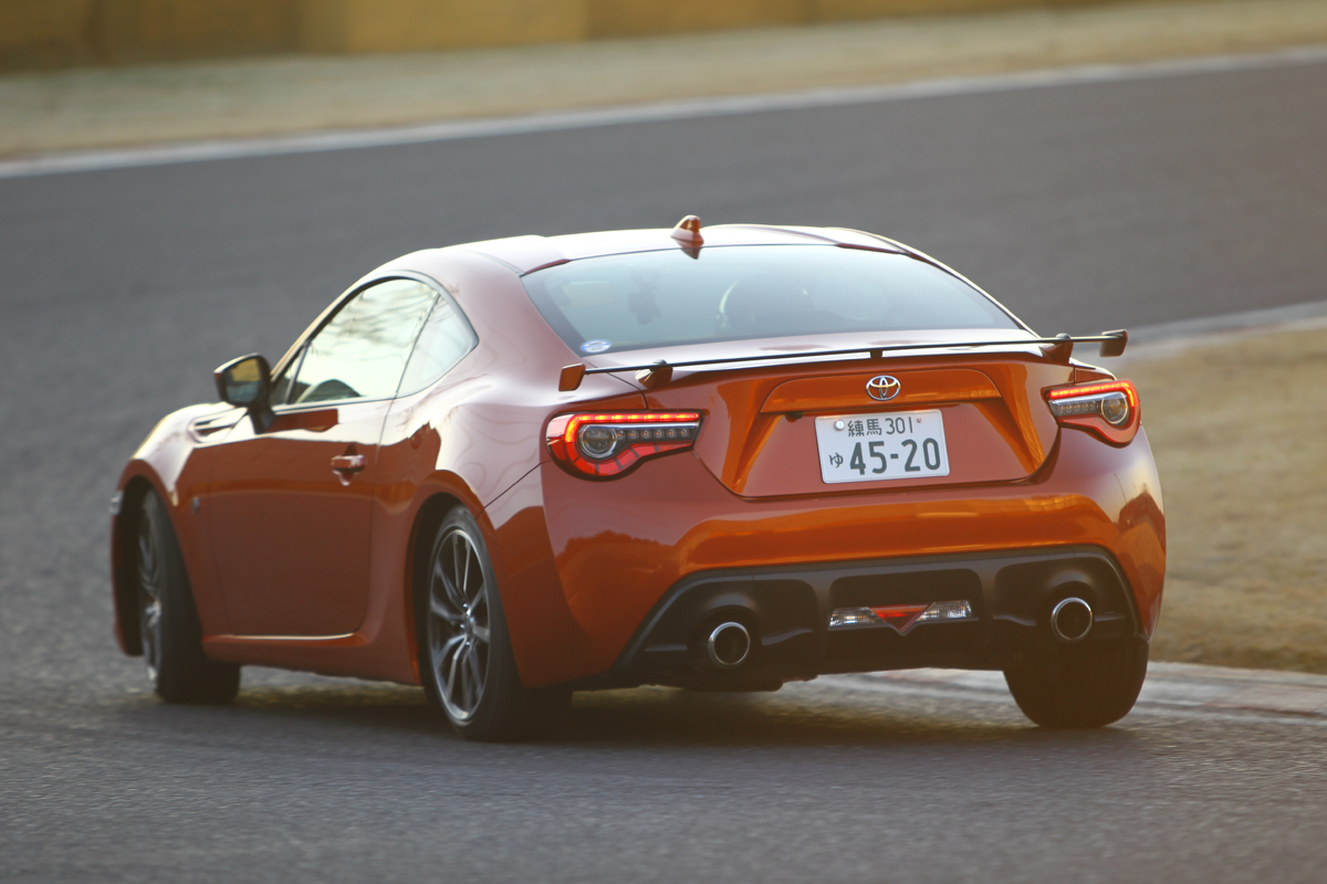 今さら聞けない エアロパーツの役割のひとつ ダウンフォース って何 自動車情報 ニュース Web Cartop 今さら聞けない エアロパーツの役割のひとつ ダウンフォース って何 自動車情報 ニュース Web Cartop