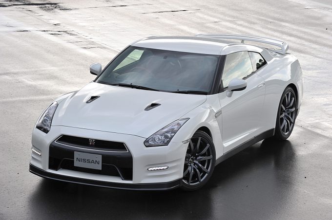 今さら聞けない スポーツカーはなぜボンネットに穴が空いているのか 自動車情報 ニュース Web Cartop 今さら聞けない スポーツカーはなぜボンネットに穴が空いているのか 自動車情報 ニュース Web Cartop