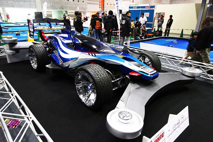 【大阪オートメッセ2017】最高速は180km/h! 夢を具現化した1/1ミニ四駆