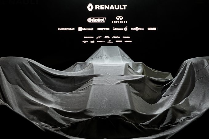 Renault_87373_global_en