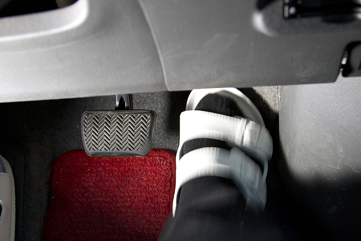 マナーが悪いだけじゃない じつは道交法違反のクルマの運転6選 自動車情報 ニュース Web Cartop 2ページ目