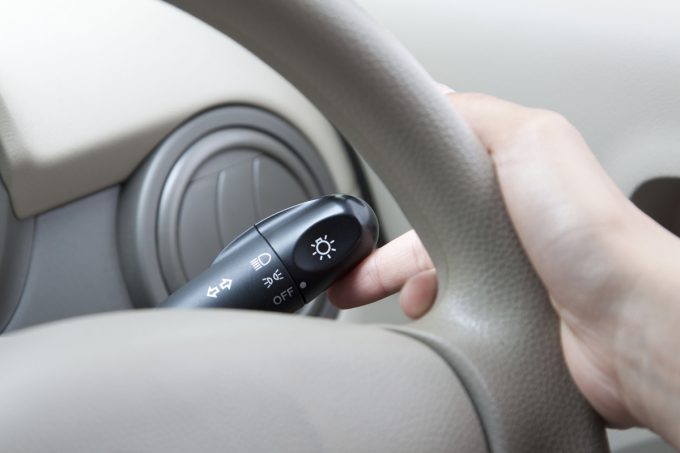 路駐車両をウインカーを出さずにはみ出して避けるのはあり 自動車情報 ニュース Web Cartop