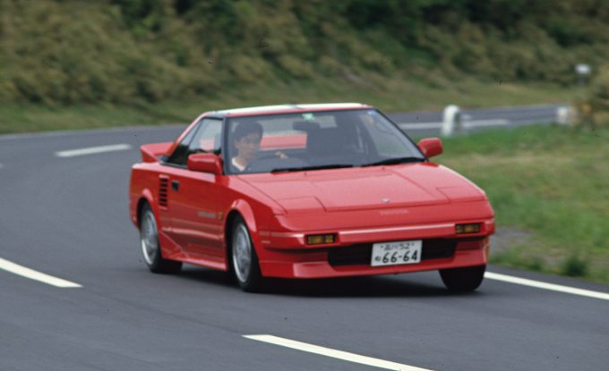 【ニッポンの名車】日本初のミッドシップ量産車！　初代トヨタMR2