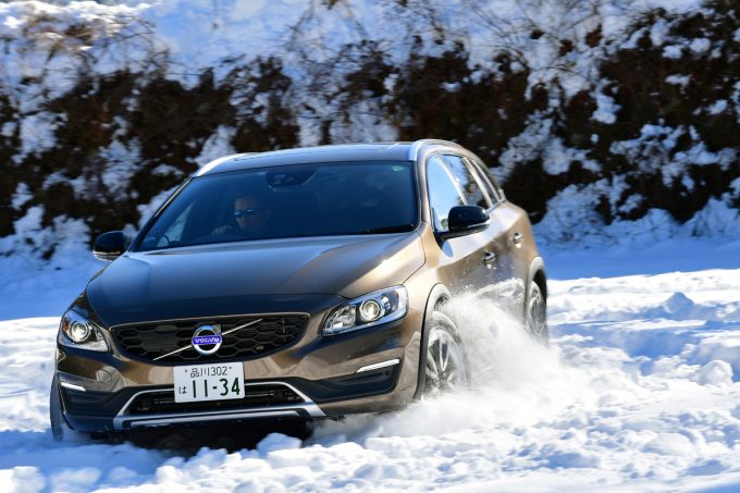 2WDでも問題なし! 横浜ゴムのスタッドレス「iceGUARD 5 PLUS」の実力を確認