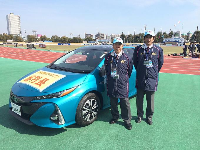 びわ湖毎日マラソンをモーターだけで走りきったプリウスPHVの審判長伴走車！