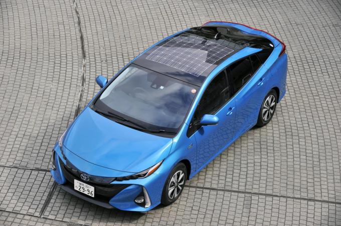 話題のトヨタ プリウスphvはソーラー充電付きとナシどっちが正解 自動車情報 ニュース Web Cartop