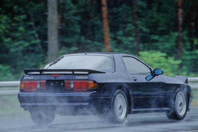 Fc3s型マツダrx 7はカミソリのようなハンドリング 名車をプレイバック 自動車情報 ニュース Web Cartop