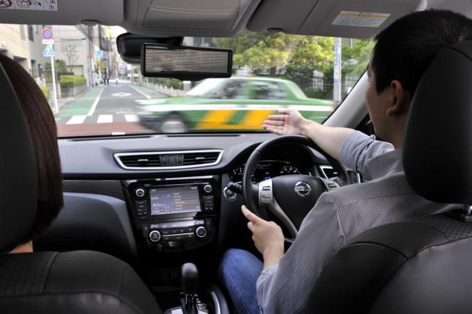 女子の本音 思わずキュンとする男性の運転中の行為5選 自動車情報 ニュース Web Cartop 2ページ目