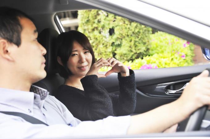 【女子の本音】思わずキュンとする男性の運転中の行為5選