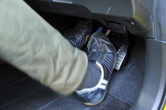 事故減少のためにはmt車を再び増やすべか 自動車情報 ニュース Web Cartop 事故減少のためにはmt車を再び増やすべか 自動車情報 ニュース Web Cartop
