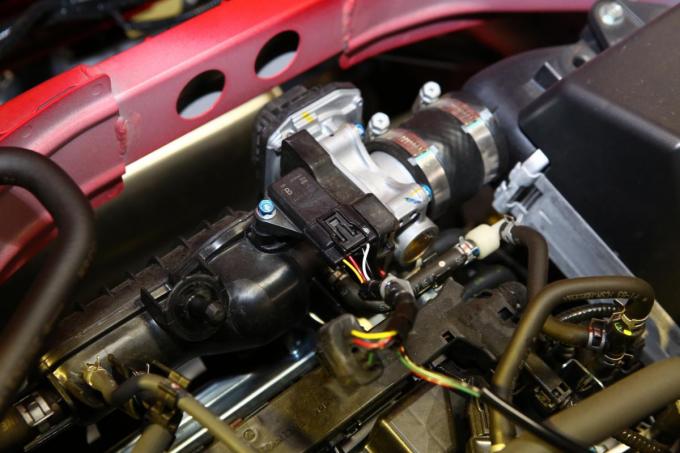 スロットルコントローラーとは何か 取り付けることによる効果を解説 自動車情報 ニュース Web Cartop