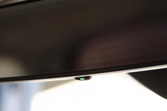 今さら聞けない ルームミラーのレバーやスイッチの役割と使い方とは 自動車情報 ニュース Web Cartop