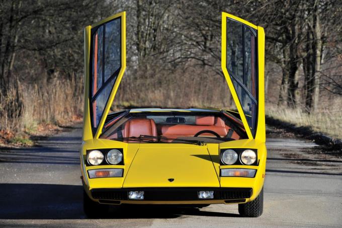Rmオークション 王族が所有していたカウンタックlp400など激レア出品車3選 自動車情報 ニュース Web Cartop Rmオークション 王族が所有していたカウンタックlp400など激レア出品車3選 自動車情報 ニュース Web Cartop