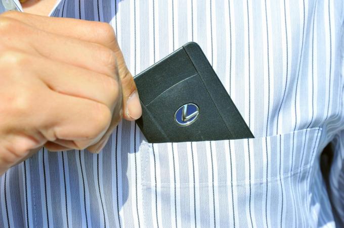 スマートキーが狙われる 新たなクルマの盗難方法 リレーアタック に注意 自動車情報 ニュース Web Cartop