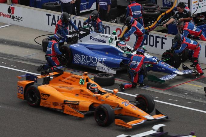佐藤琢磨インディ500制覇 嬉しいけれど何か現実ではないみたい 自動車情報 ニュース Web Cartop