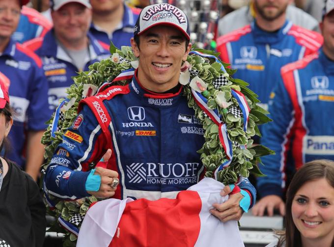 佐藤琢磨インディ500制覇! 「嬉しいけれど何か現実ではないみたい」