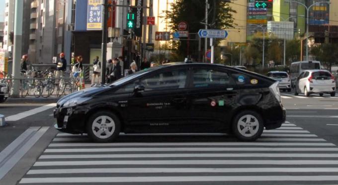 規制廃止で車種は自由でも個人タクシーでクラウンが人気の理由とは 自動車情報 ニュース Web Cartop