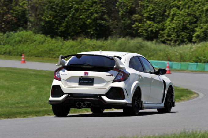 ムービー 新型ホンダ シビック タイプrに試乗 桂 伸一さんのインプレッション 自動車情報 ニュース Web Cartop ムービー 新型ホンダ シビック タイプrに試乗 桂 伸一さんのインプレッション 自動車情報 ニュース Web Cartop