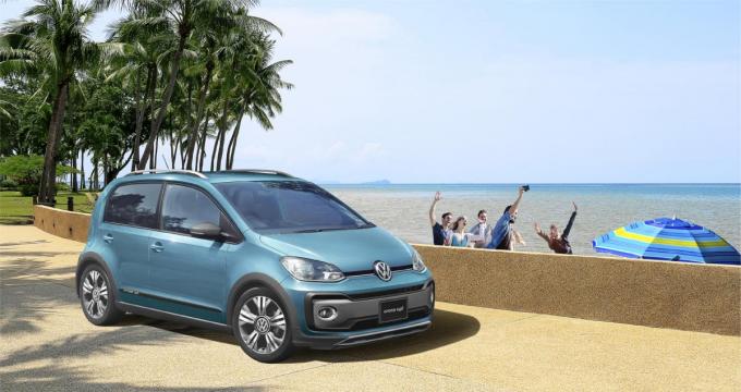 流行のSUVルック！　VW up!のクロスオーバーモデル「cross up!」が登場