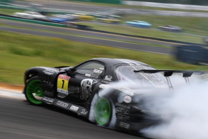 画像ギャラリー ドリフトマッスル第3戦 スーパーマッスルクラスはrx 7 Vs Rx 7の決勝 画像1 自動車情報 ニュース Web Cartop 画像ギャラリー ドリフトマッスル第3戦 スーパーマッスルクラスはrx 7 Vs Rx 7の決勝 画像1 自動車情報 ニュース Web Cartop