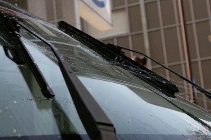 意外と知らない 人気のグラファイトワイパーは拭いちゃダメ 自動車情報 ニュース Web Cartop