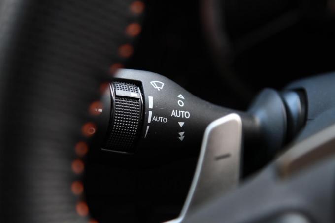 注意 窓ふきや洗車時にオートワイパーで負傷する場合あり 自動車情報 ニュース Web Cartop 注意 窓ふきや洗車時にオートワイパーで負傷する場合あり 自動車情報 ニュース Web Cartop