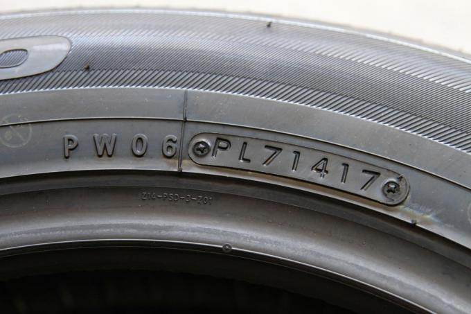 今さら聞けない タイヤの横に書かれている文字や記号の意味とは 自動車情報 ニュース Web Cartop