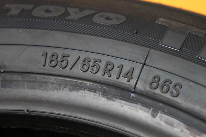 今さら聞けない タイヤの横に書かれている文字や記号の意味とは 自動車情報 ニュース Web Cartop
