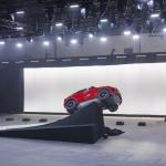 【画像】ジャガーの小型SUV「E-PACE」が世界初公開！　ロングジャンプのギネス世界記録を樹立 〜 画像27