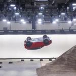 【画像】ジャガーの小型SUV「E-PACE」が世界初公開！　ロングジャンプのギネス世界記録を樹立 〜 画像25