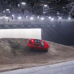 【画像】ジャガーの小型SUV「E-PACE」が世界初公開！　ロングジャンプのギネス世界記録を樹立 〜 画像21