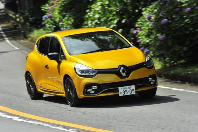 ムービー 新型ルノー ルーテシアr S をワインディングで評価 自動車情報 ニュース Web Cartop