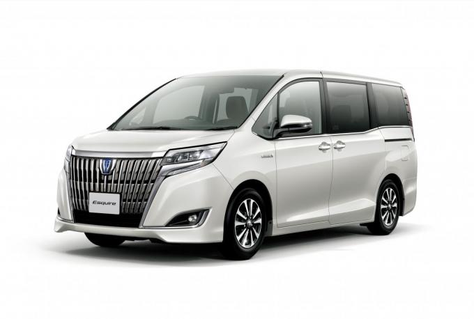 トヨタ ヴォクシー ノア エスクァイア のミニバン三兄弟がド迫力マスクに 自動車情報 ニュース Web Cartop