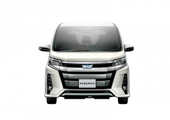 トヨタ ヴォクシー ノア エスクァイア のミニバン三兄弟がド迫力マスクに 自動車情報 ニュース Web Cartop トヨタ ヴォクシー ノア エスクァイア のミニバン三兄弟がド迫力マスクに 自動車情報 ニュース Web Cartop