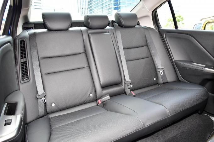 試乗 フィットのセダン版にあらず ホンダ グレイスmcに乗ってわかった別モノの走り 自動車情報 ニュース Web Cartop 試乗 フィットのセダン版にあらず ホンダ グレイスmcに乗ってわかった別モノの走り 自動車情報 ニュース Web Cartop