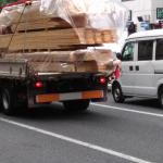 大きな荷物を積んでリヤハッチが完全に閉まらない状態で走ってもいいのか 自動車情報 ニュース Web Cartop