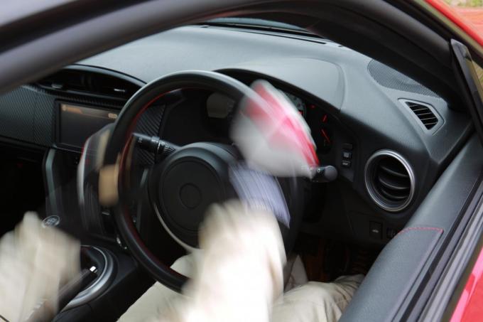 クルマ好きの言う 修正舵 は使わないほうがいい 自動車情報 ニュース Web Cartop