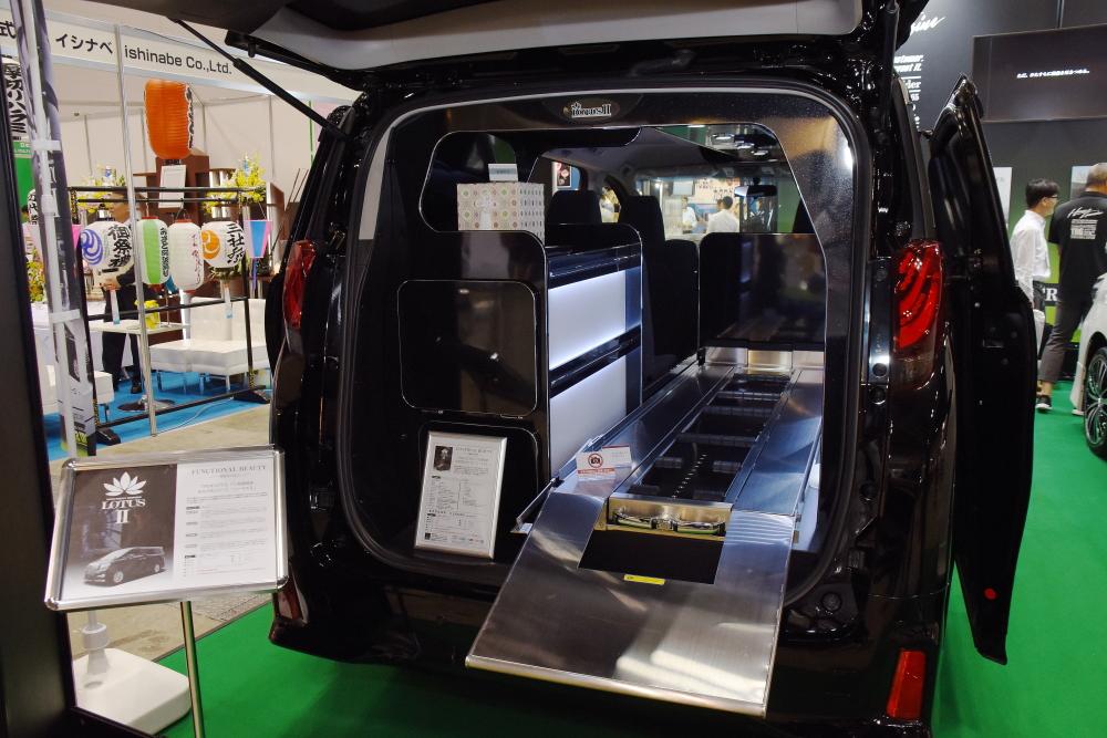 Trgからトヨタ アルファードベースの新たなコンセプトの霊柩車が2台登場 自動車情報 ニュース Web Cartop