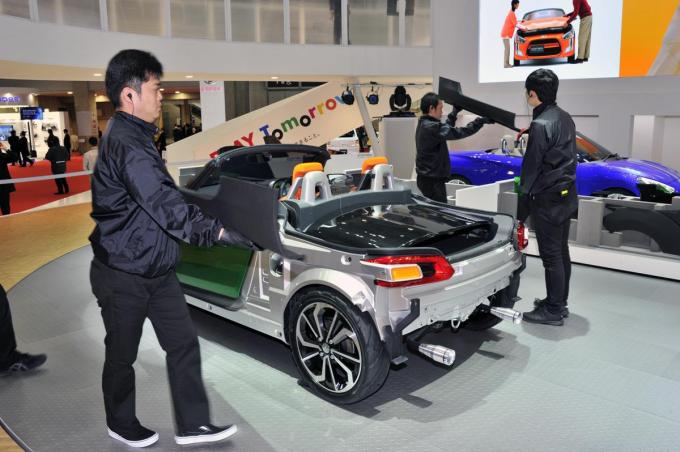 今さら聞けない クルマのボディは外板が樹脂でも大丈夫なのか 自動車情報 ニュース Web Cartop 今さら聞けない クルマのボディは外板が樹脂でも大丈夫なのか 自動車情報 ニュース Web Cartop