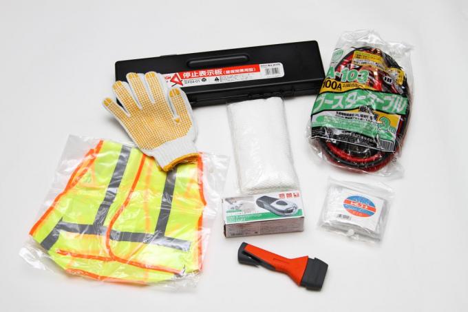 クルマにオプション設定されているエマージェンシーキットの中身と使い方とは 自動車情報 ニュース Web Cartop