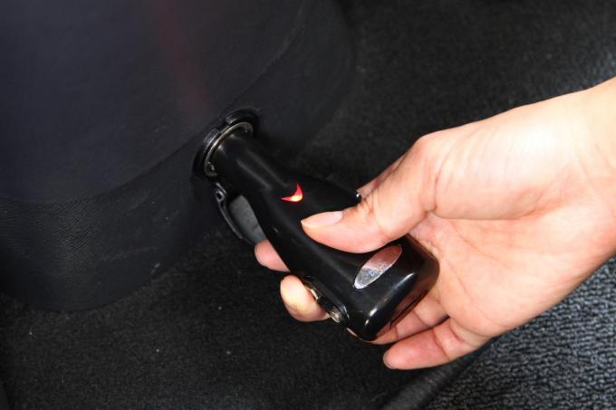 電源を取るのに便利なクルマのシガーライターソケットは世界標準 自動車情報 ニュース Web Cartop 電源を取るのに便利なクルマのシガーライターソケットは世界標準 自動車情報 ニュース Web Cartop