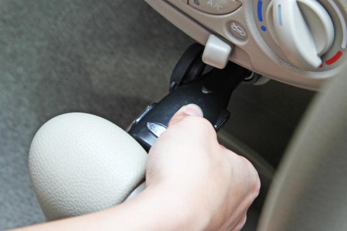 電源を取るのに便利なクルマのシガーライターソケットは世界標準 自動車情報 ニュース Web Cartop 電源を取るのに便利なクルマのシガーライターソケットは世界標準 自動車情報 ニュース Web Cartop